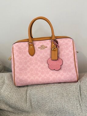 Coach large Rowan Powder Pink